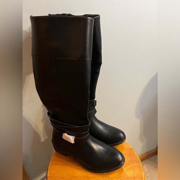 NWT St Johns Bay Womens Black  Douglas Black Heel Boots  7 NWT  (80$) - Picture 2 of 14